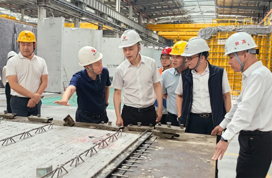 葛威敏到綠色產(chǎn)業(yè)園、新建區(qū)人民醫(yī)院二部項目調(diào)研