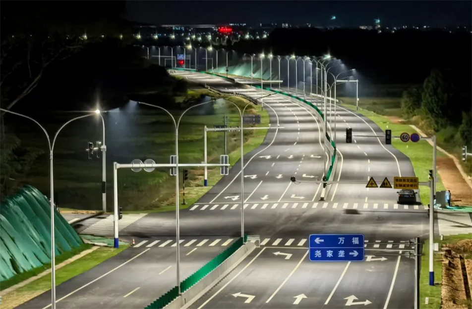 云翔大道項(xiàng)目10月1日正式通車 7.6公里城市主干道煥新啟用